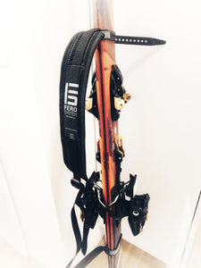 easy way to carry your skis